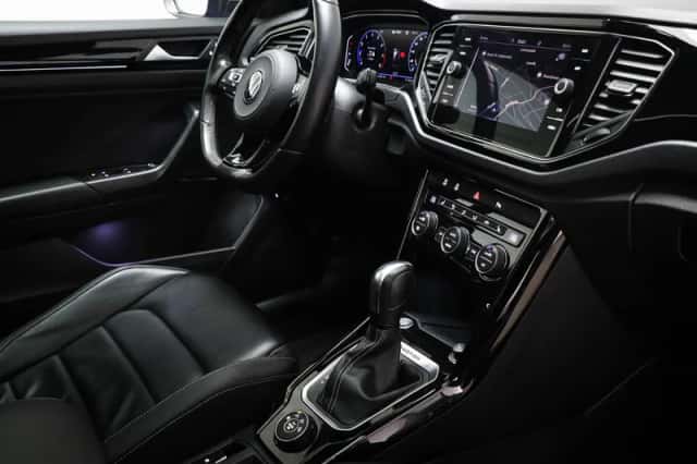 Volkswagen T-Roc (2022) thumbnail 3