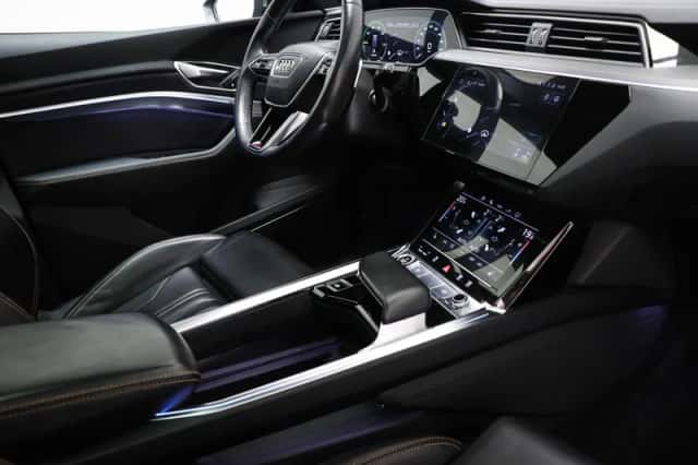 Audi e-tron (2022) thumbnail 3