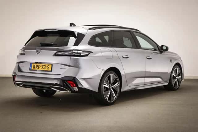 Peugeot 308 (2023) thumbnail 2