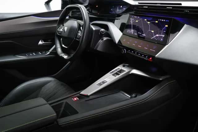 Peugeot 308 (2023) thumbnail 3