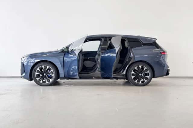 BMW iX (2025) thumbnail 4