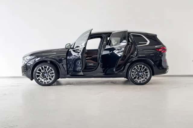 BMW X5 (2024) thumbnail 3