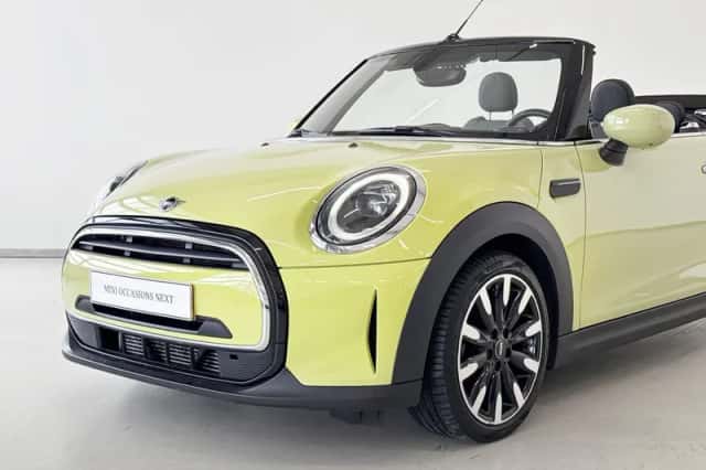 MINI Cabrio (2022) thumbnail 2