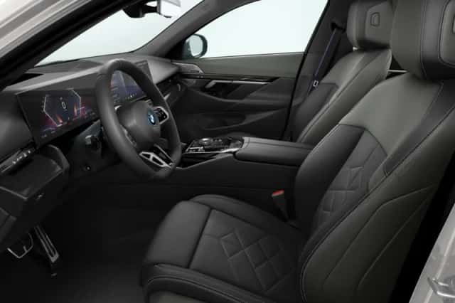 BMW i5 (2026) thumbnail 3