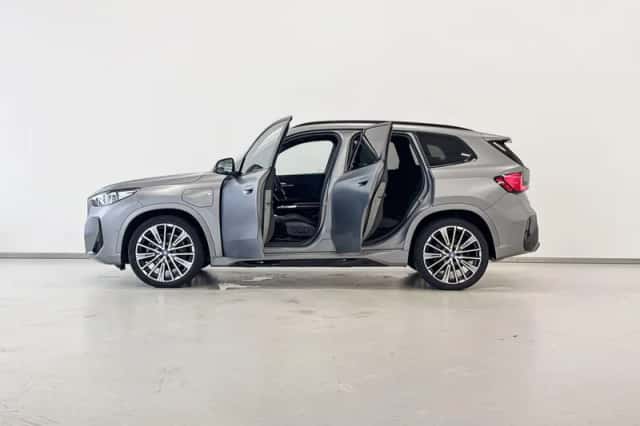 BMW X1 (2023) thumbnail 3