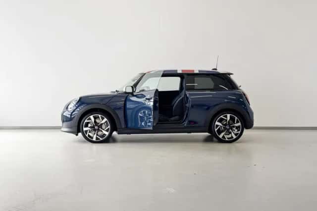 MINI Cooper (2026) thumbnail 3