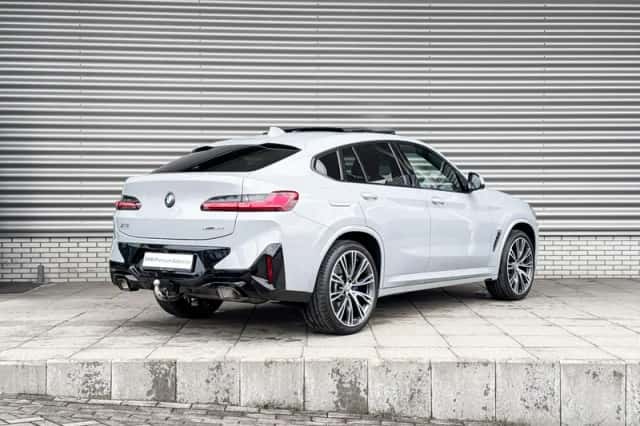 BMW X4 (2022) thumbnail 4