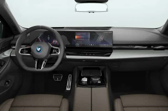 BMW i5 (2026) thumbnail 3