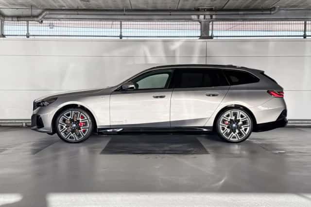 BMW i5 (2025) thumbnail 2