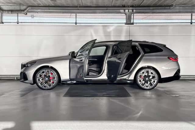 BMW i5 (2025) thumbnail 3