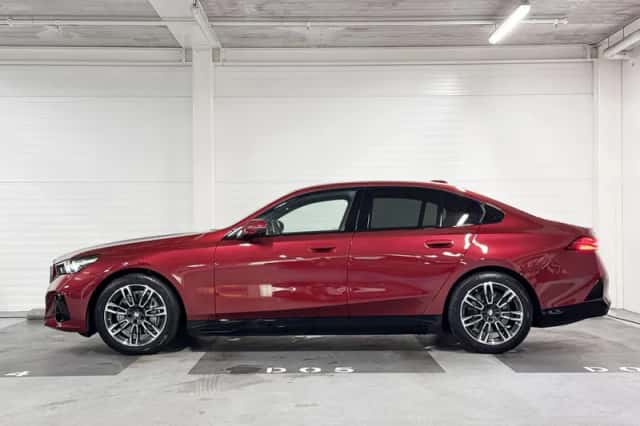 BMW i5 (2026) thumbnail 2