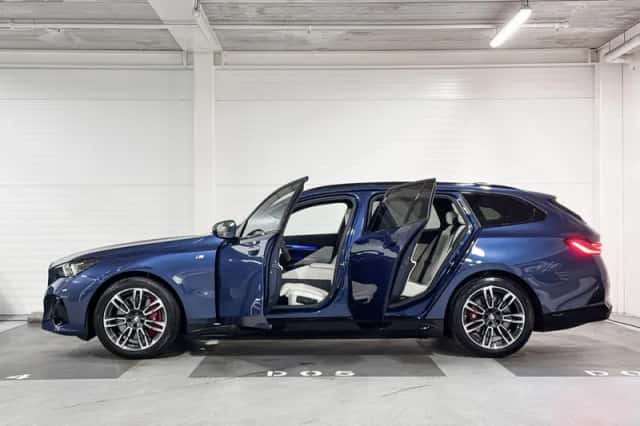 BMW i5 (2025) thumbnail 3