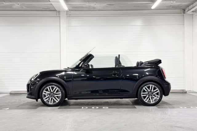 MINI Cabrio (2026) thumbnail 6