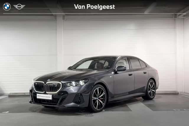 BMW i5 (2024) thumbnail 1