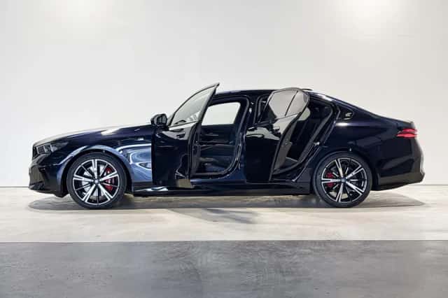 BMW i5 (2026) thumbnail 4