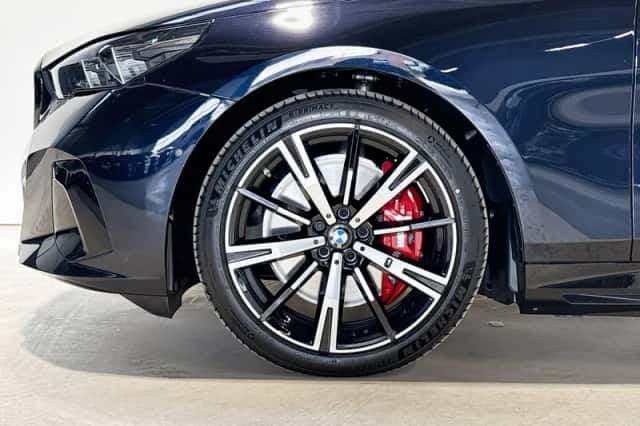 BMW i5 (2026) thumbnail 5