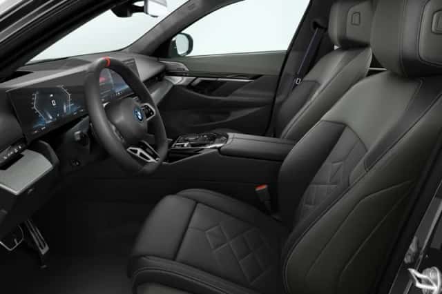 BMW i5 (2026) thumbnail 4