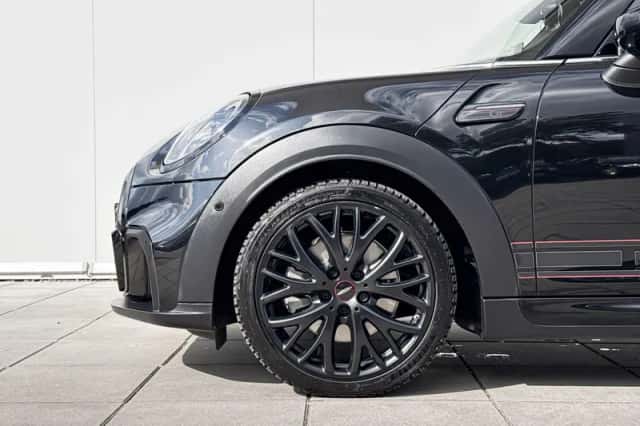 MINI Cooper (2023) thumbnail 3