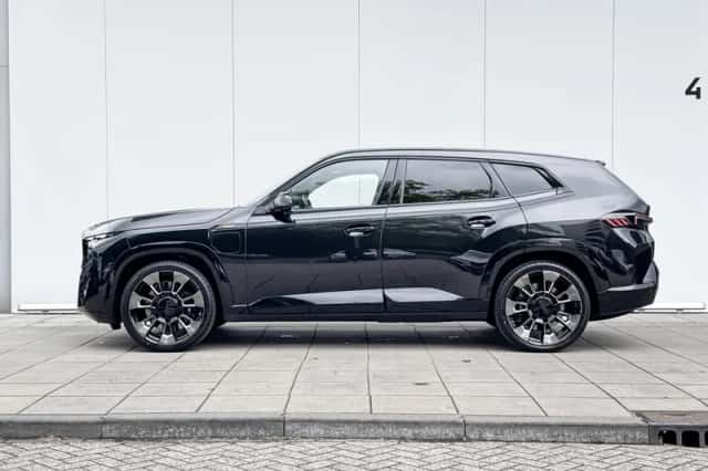 BMW XM (2024) thumbnail 2