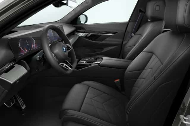 BMW i5 (2026) thumbnail 4