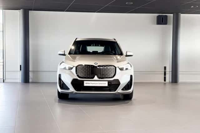 BMW iX1 (2025) thumbnail 5
