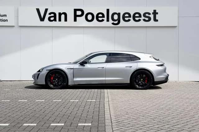 Porsche Taycan Sport Turismo (2024) thumbnail 2