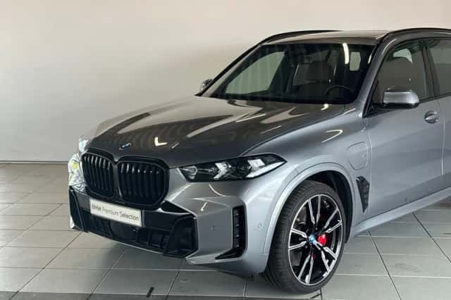 BMW X5 (2023) thumbnail 2