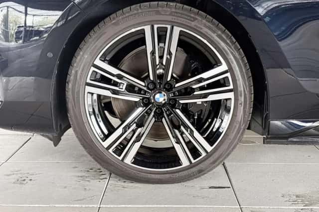 BMW i7 (2026) thumbnail 5