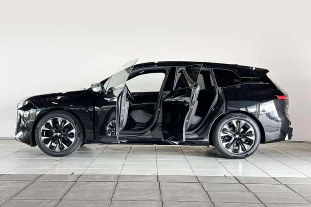 BMW iX (2026) thumbnail 4