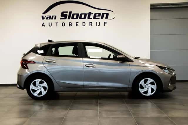 Hyundai i20 (2022) thumbnail 3