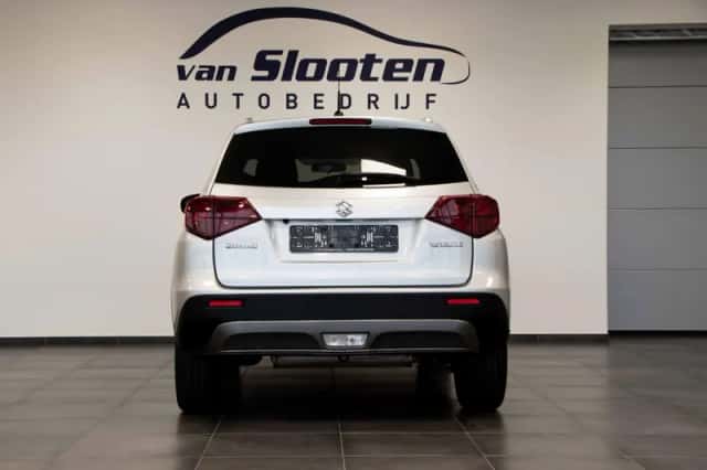 Suzuki Vitara (2019) thumbnail 5