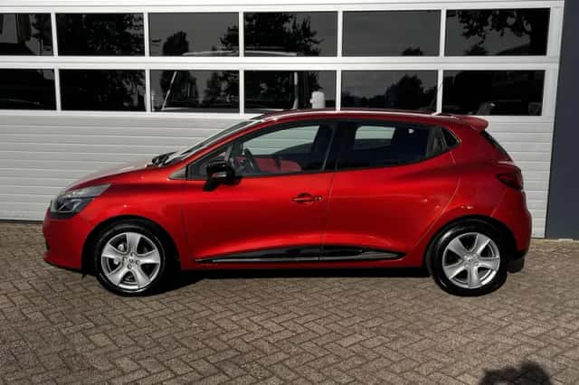 Renault Clio (2013) thumbnail 2