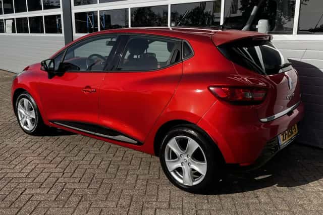 Renault Clio (2013) thumbnail 3