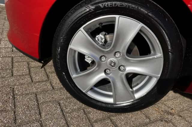 Renault Clio (2013) thumbnail 4