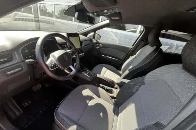 Renault Captur (2025) thumbnail 5