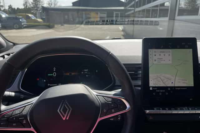 Renault Captur (2025) thumbnail 6