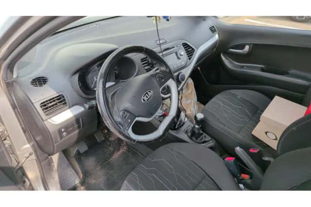 Kia Picanto (2013) thumbnail 4