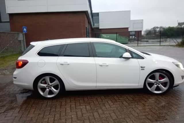 Opel Astra (2011) thumbnail 5
