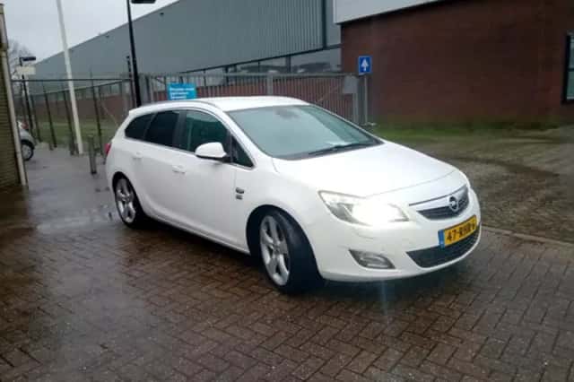 Opel Astra (2011) thumbnail 6