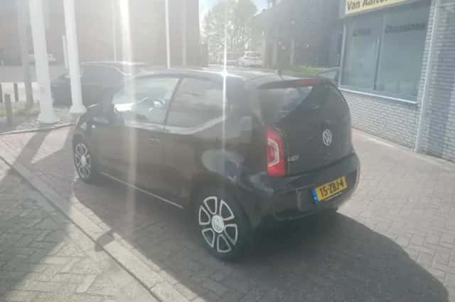 Volkswagen Up! (2012) thumbnail 2
