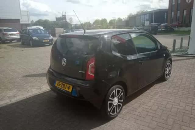 Volkswagen Up! (2012) thumbnail 4