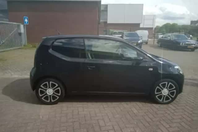Volkswagen Up! (2012) thumbnail 5