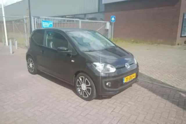 Volkswagen Up! (2012) thumbnail 6
