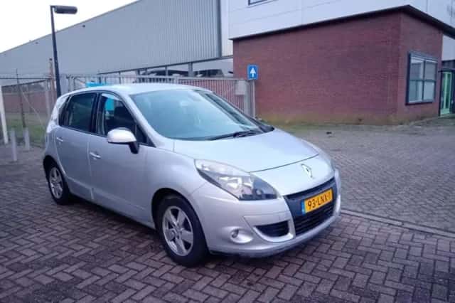 Renault Scénic (2010) thumbnail 6