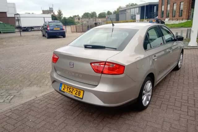 SEAT Toledo (2014) thumbnail 4