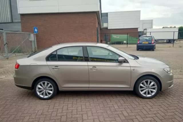 SEAT Toledo (2014) thumbnail 5