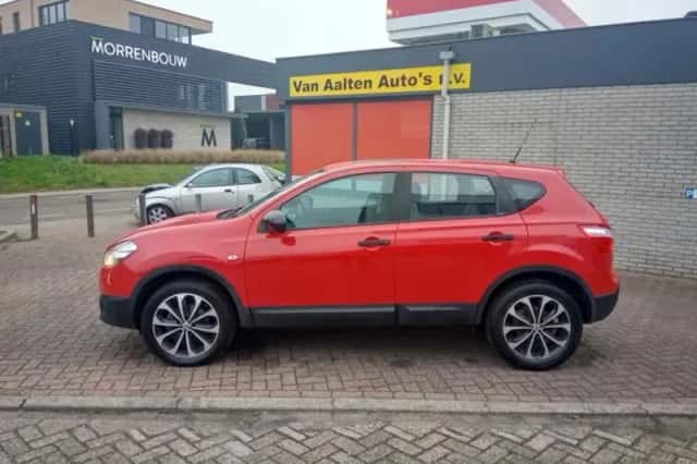 Nissan Qashqai (2011) thumbnail 1