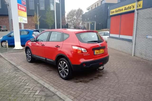 Nissan Qashqai (2011) thumbnail 2