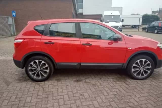 Nissan Qashqai (2011) thumbnail 5
