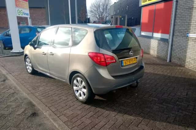 Opel Meriva (2011) thumbnail 2
